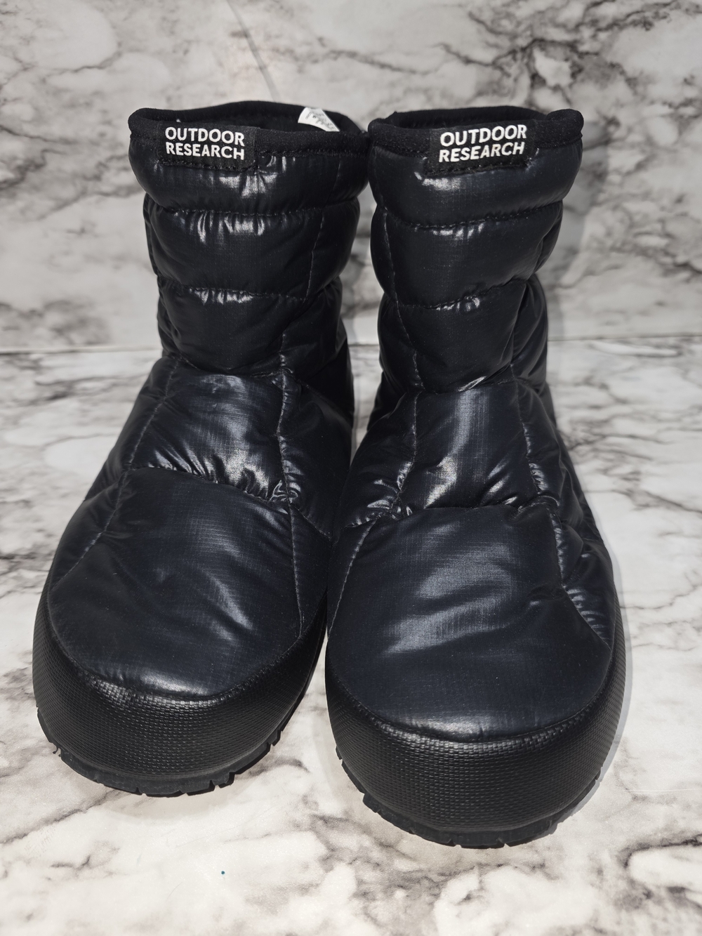 Outdoor Research Women's Insulated Black Slip-On Boots Size M/M
